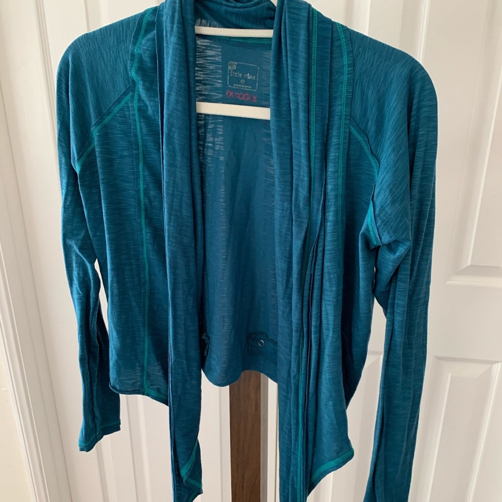 Title Nine Long Sleeve Teal Wrap Top